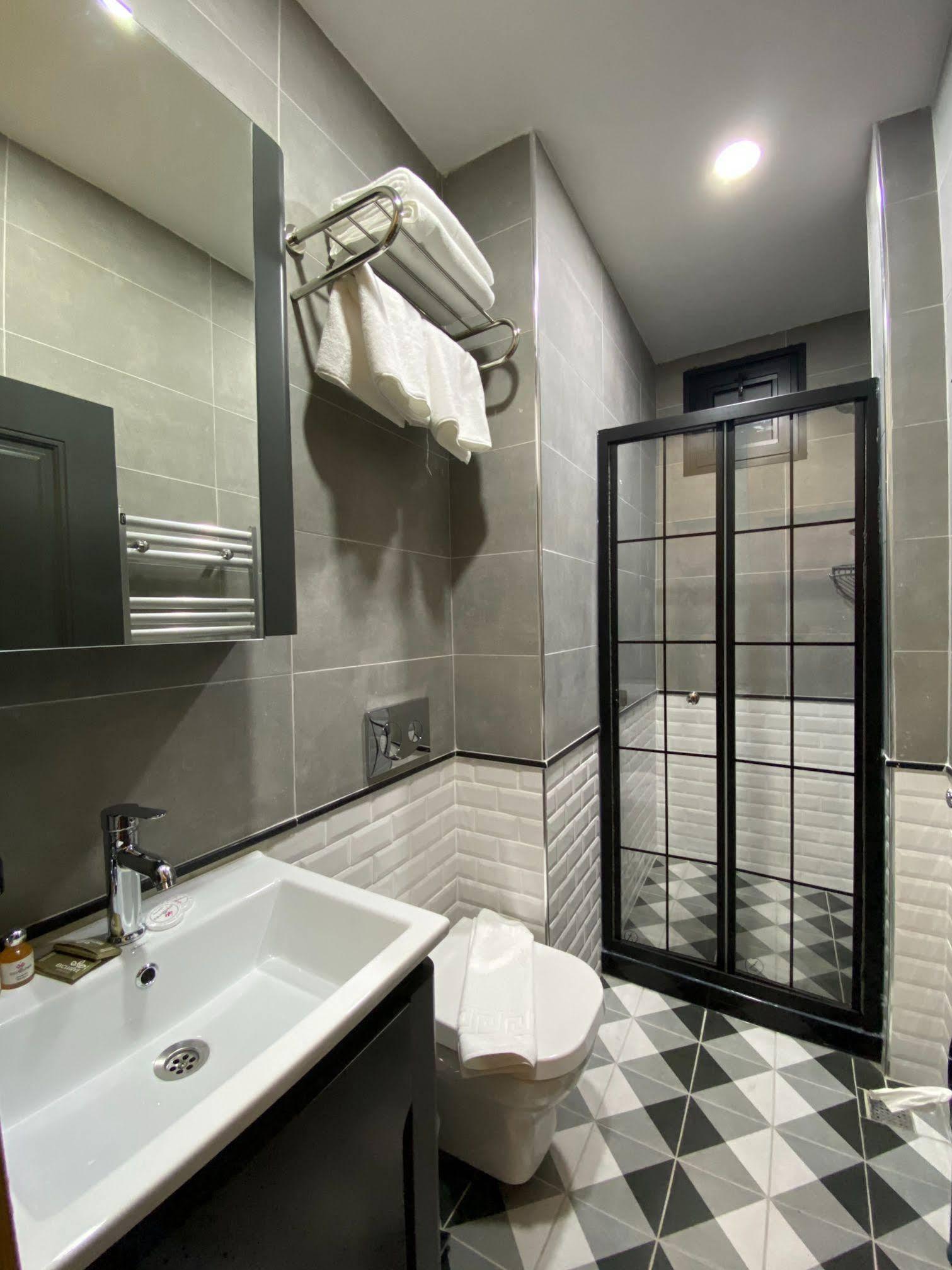 Confores Hotel Istanbul Eksteriør bilde